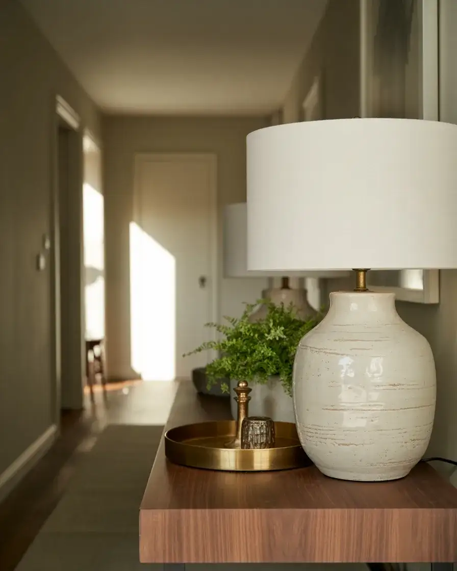 Entry Table with Statement Lamp 2