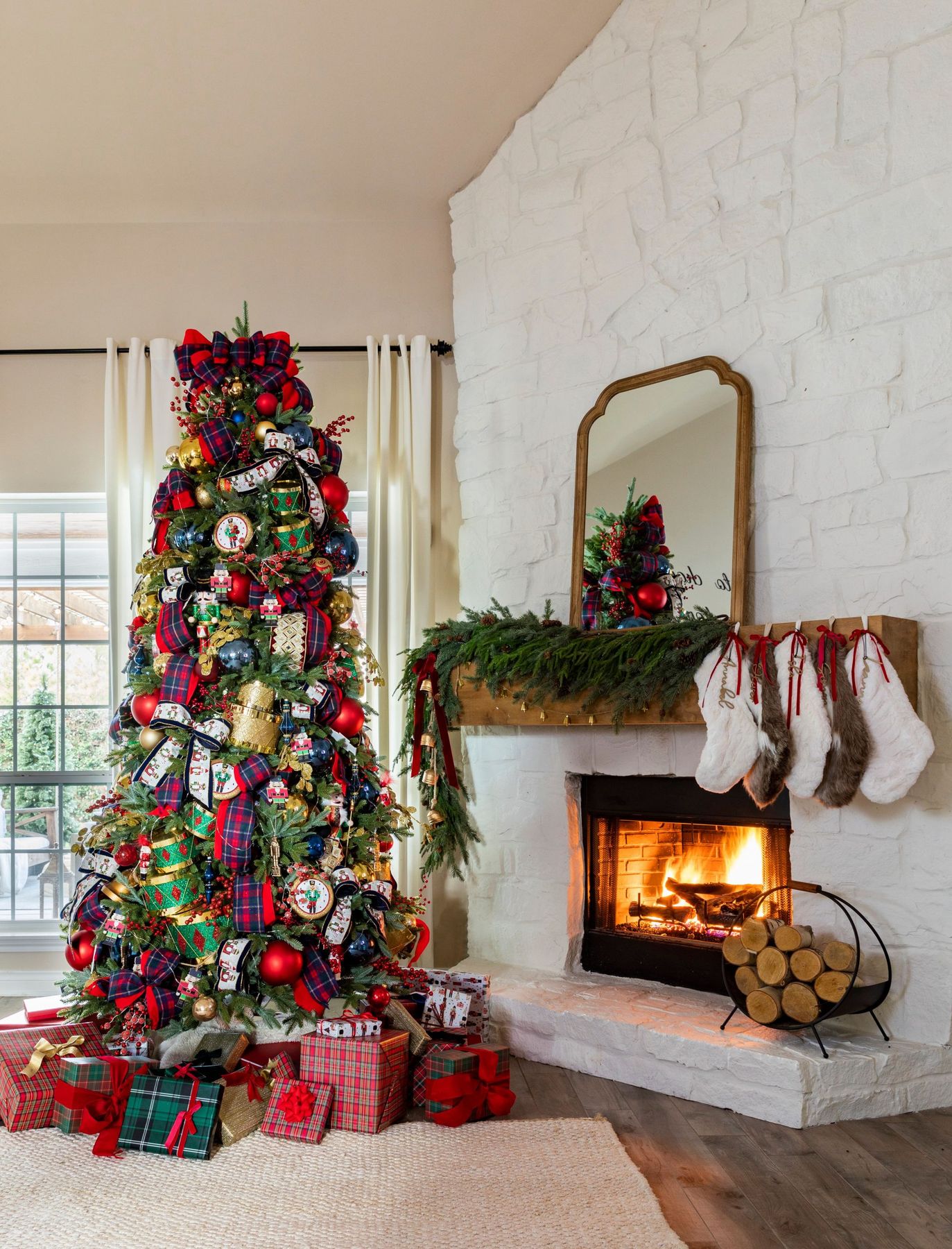 10 Christmas Decorating Ideas from Around the World