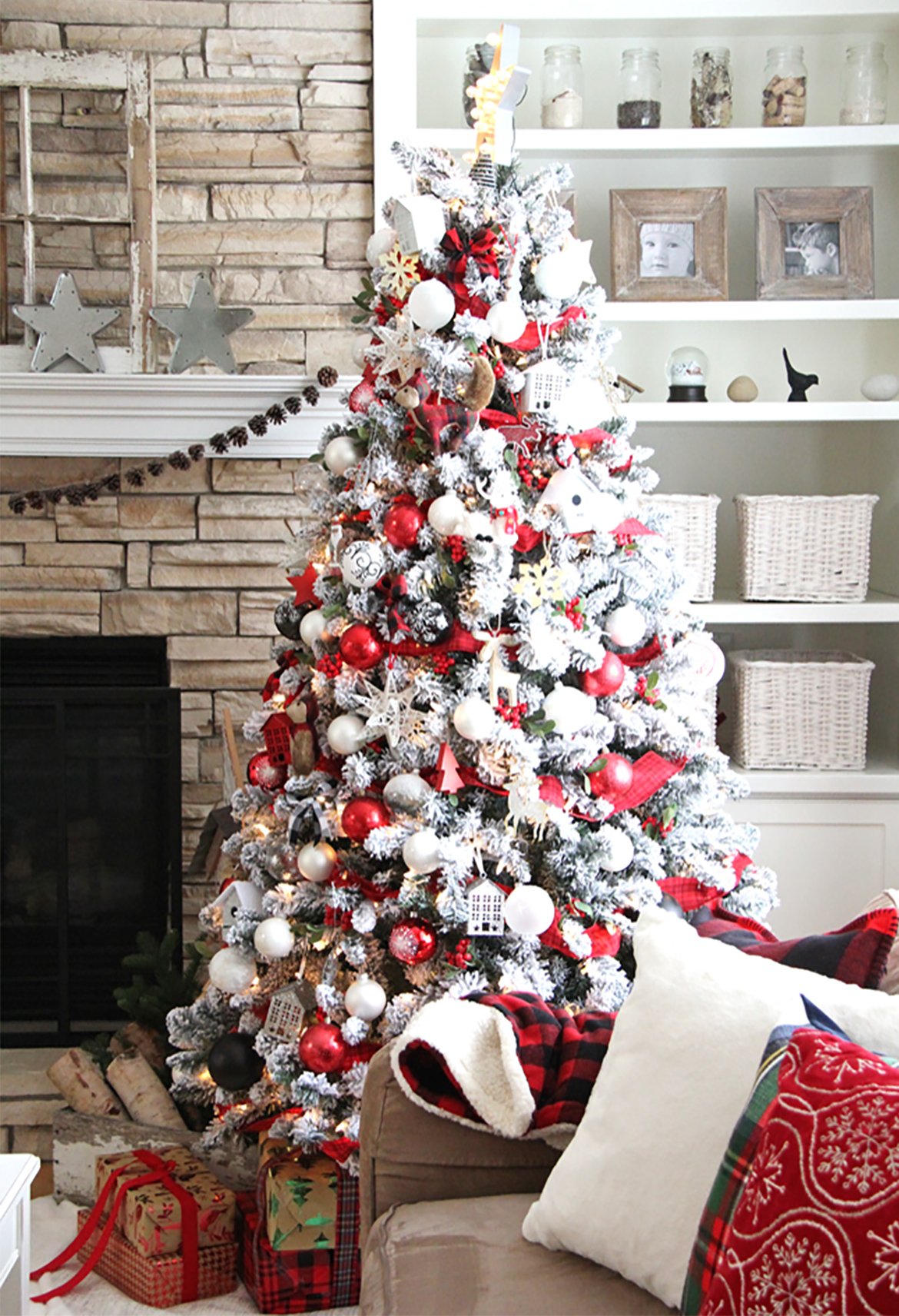 10 Elegant Christmas Tree Decorating Ideas | ICONIC LIFE