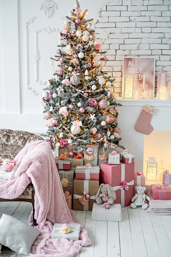 12 Gorgeous Christmas Tree Theme Decorations - Town & Country Living