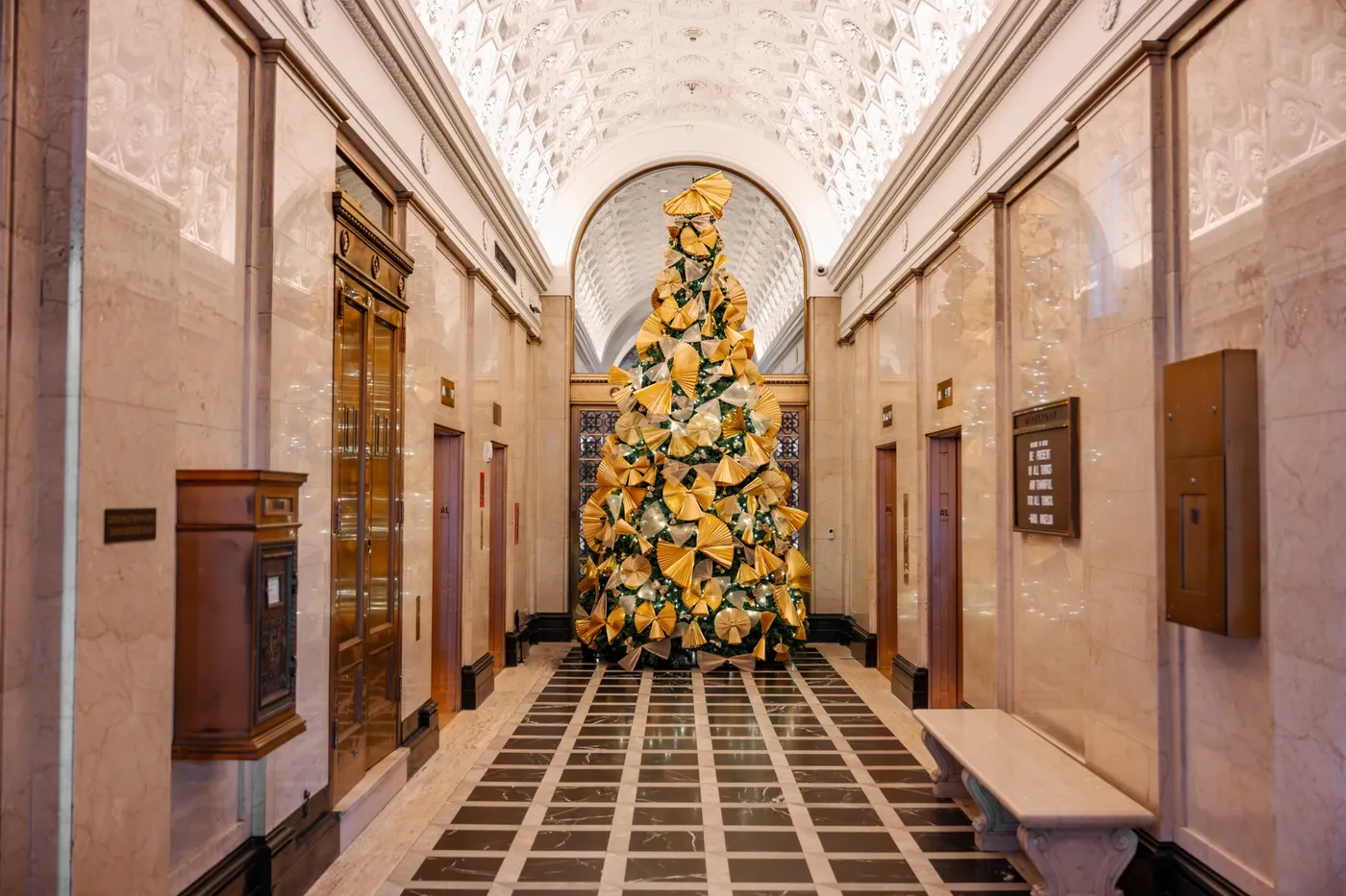 12 Stunning Christmas Displays Across the World - Galerie Magazine