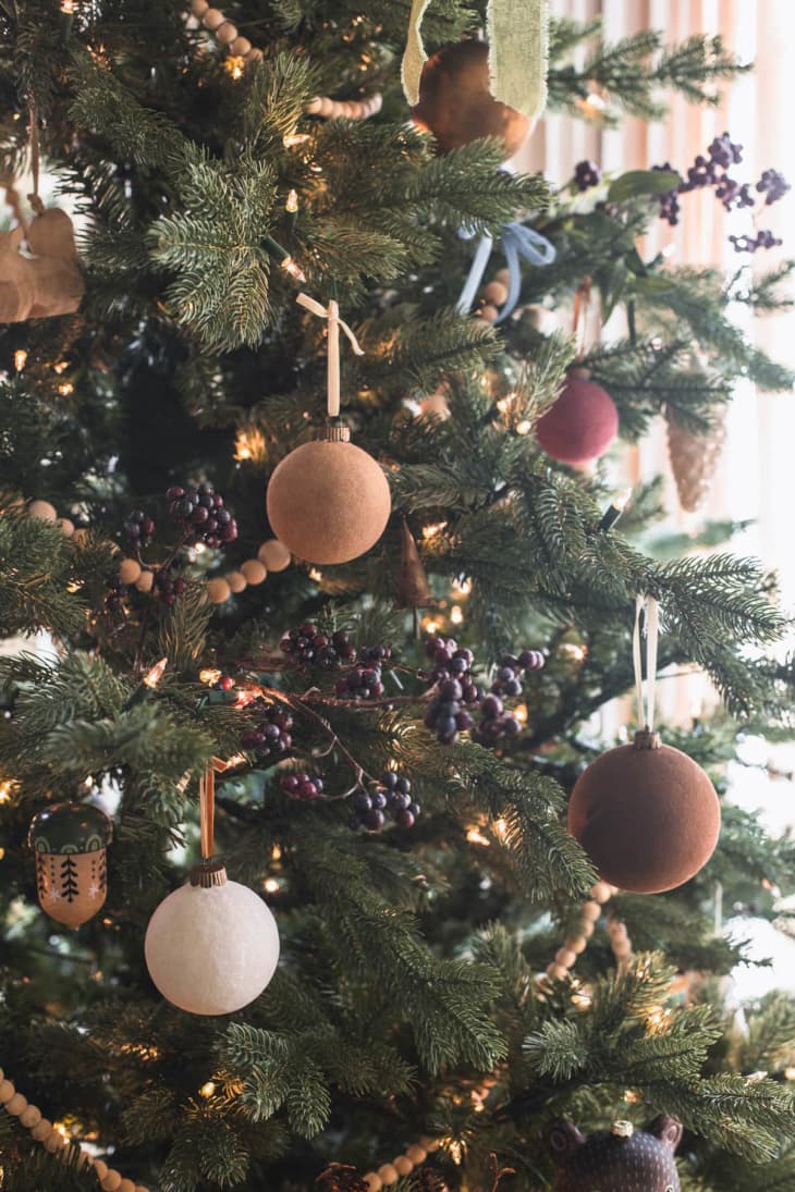 15 DIY Mid-Century Modern Christmas Tree Ornaments | Apartment Therapy