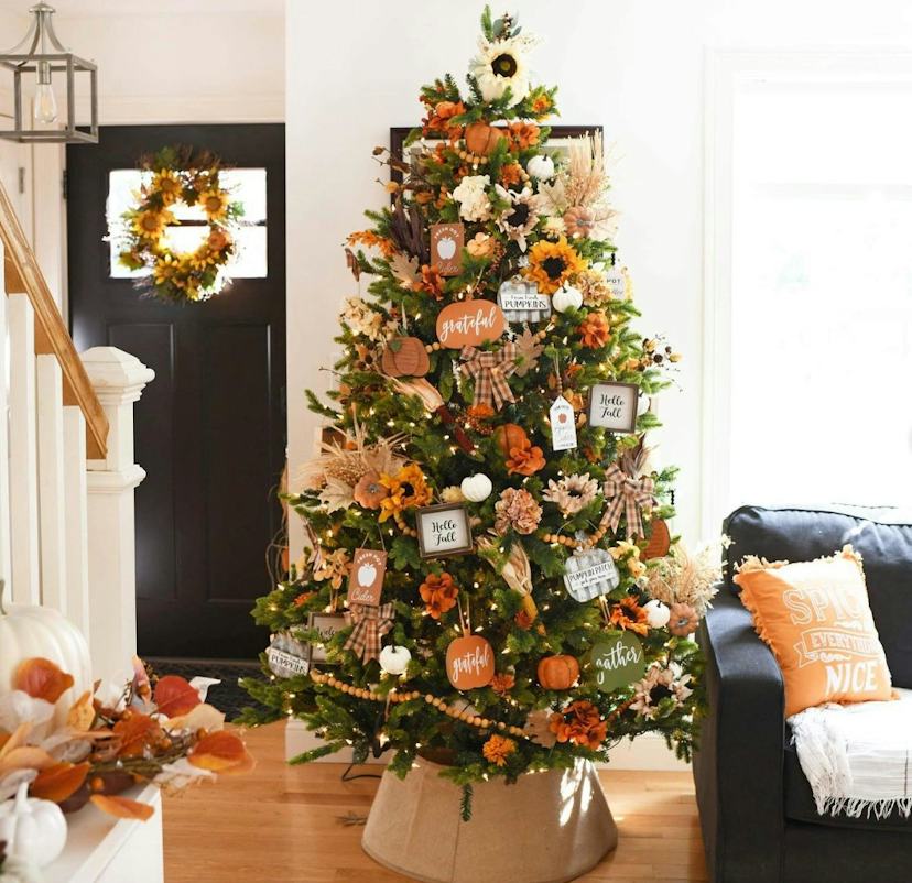 15 Thanksgiving Christmas Tree Ideas To Try At Home