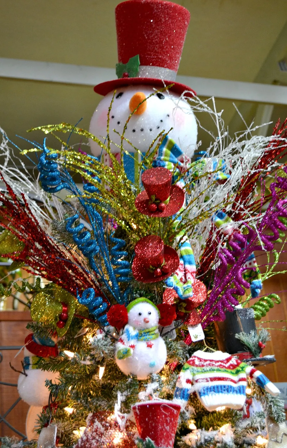 15 Unique & Fun Christmas Decoration Themes | Fairview