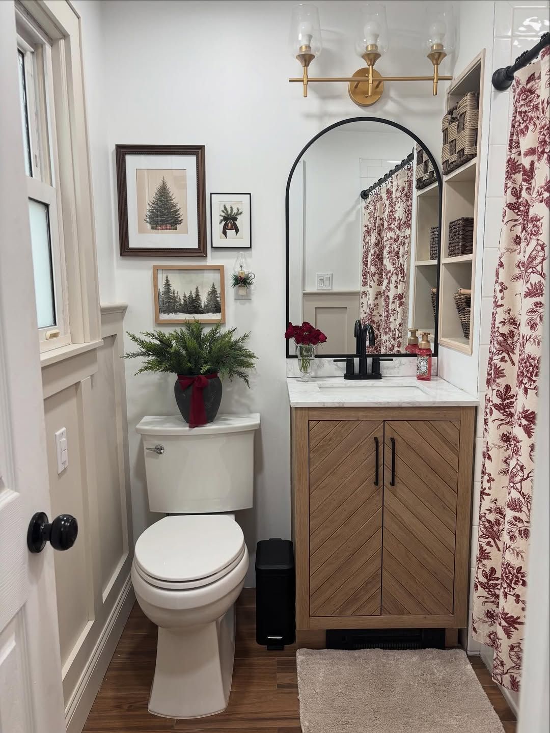 17 Christmas Bathroom Decor Ideas That Prove Even the Smallest Space  Deserves a Festive Moment