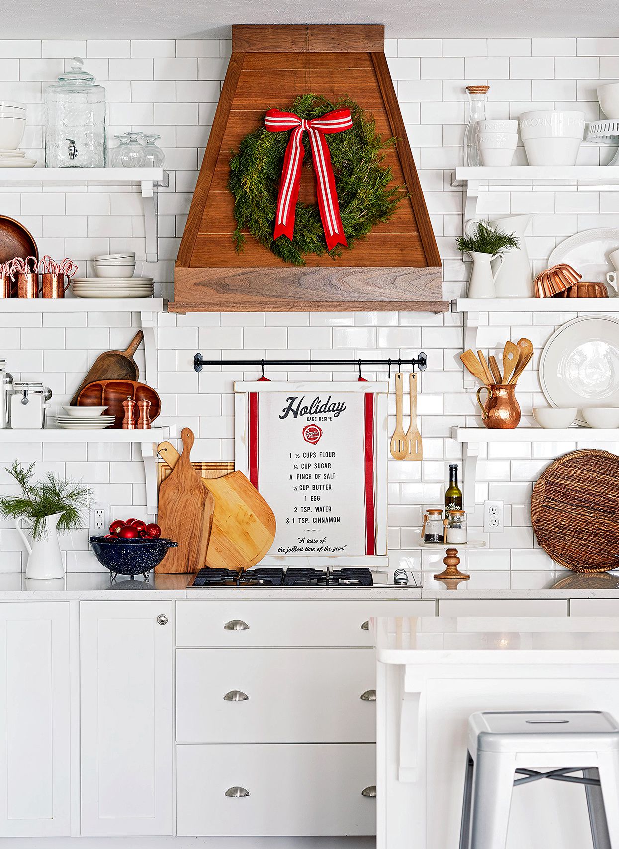 18 Festive Ways to Decorate Your Kitchen for Christmas
