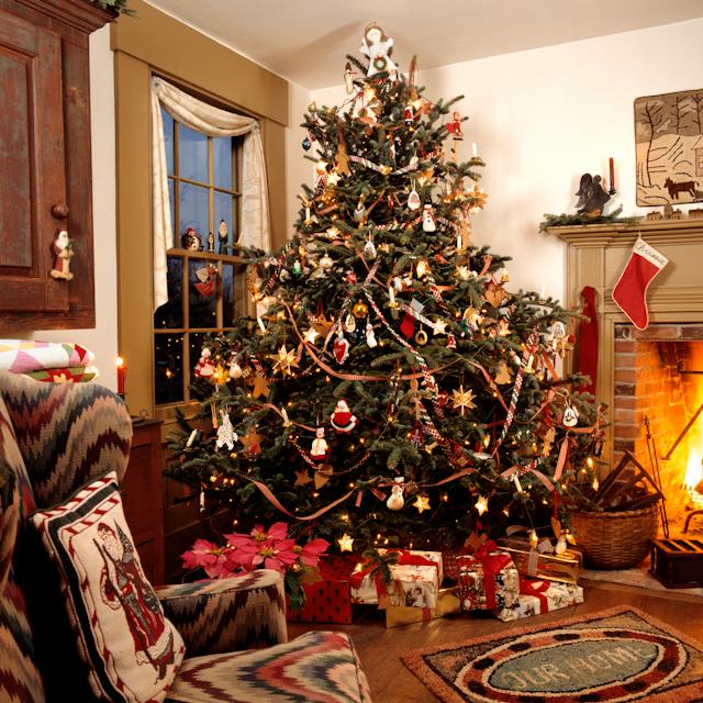 19 '90s-Inspired Christmas Decorations To Give You A Cozy, Whimsical Vibe