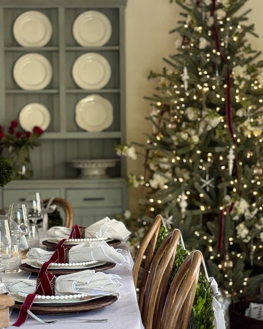 20 Christmas Table Decor Ideas for a Festive Dining Setting