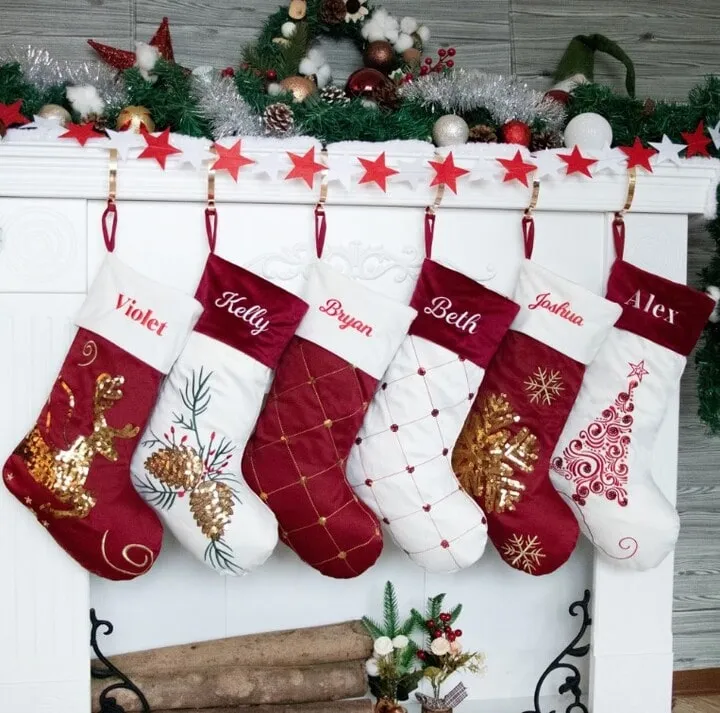20+ Creative Ways To Decorate A Christmas Stocking