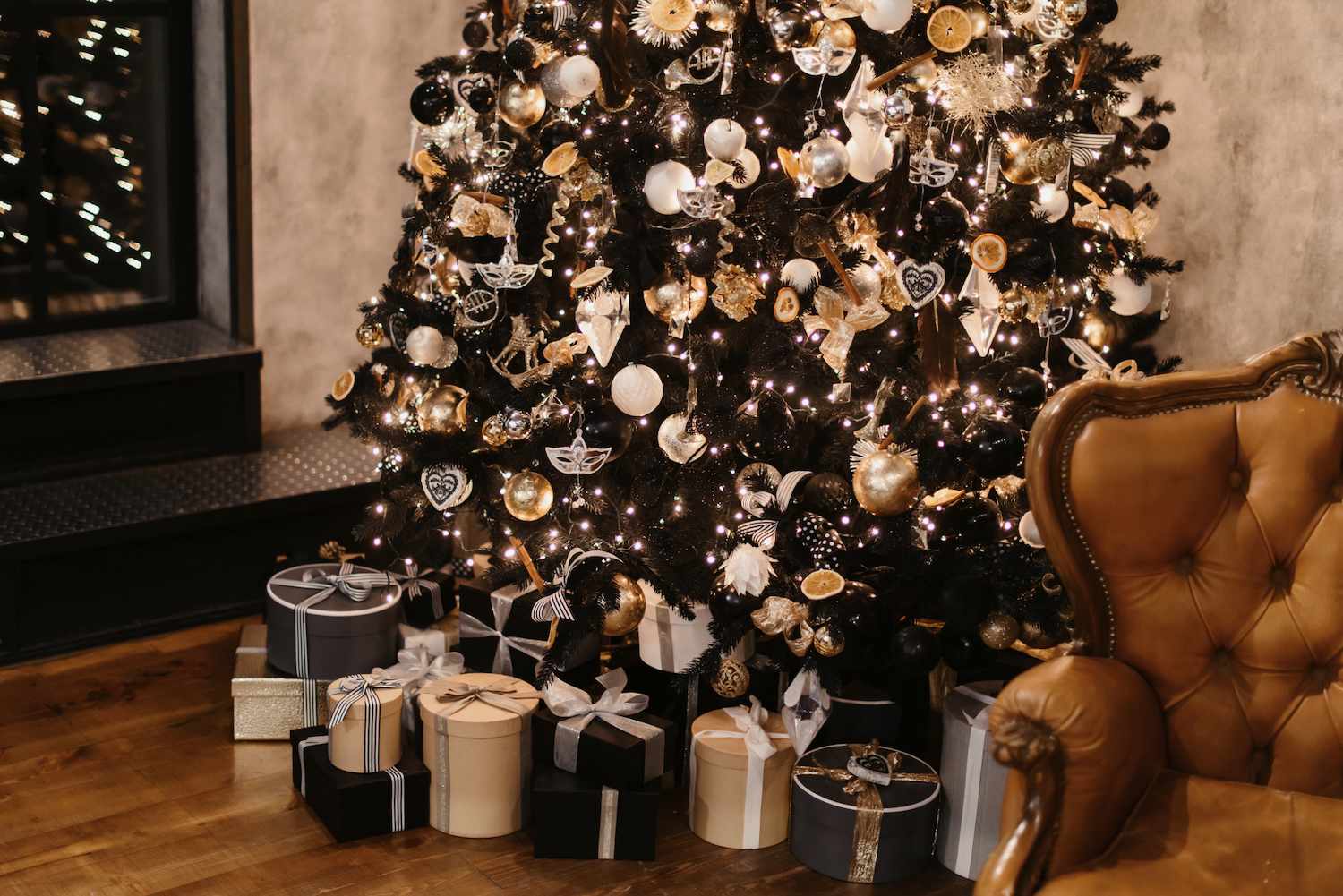 22 Black Christmas Tree Ideas for a Chic and Moody Look