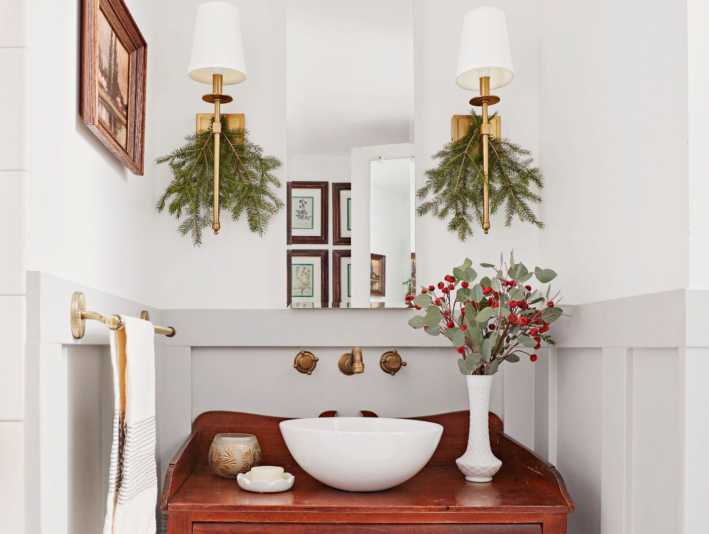 24 Christmas Bathroom Decor Ideas