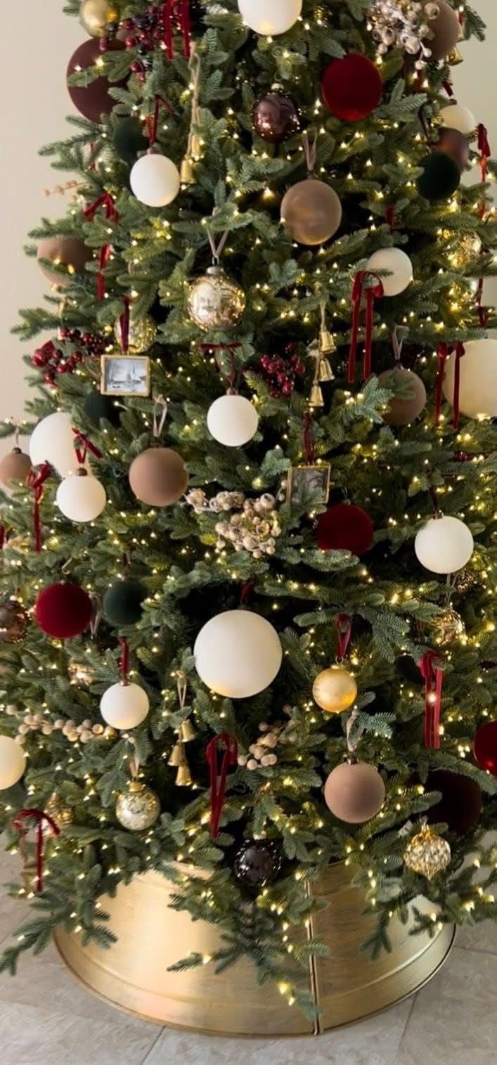 25 Christmas Tree Collar Ideas for 2025 - Nikki's Plate