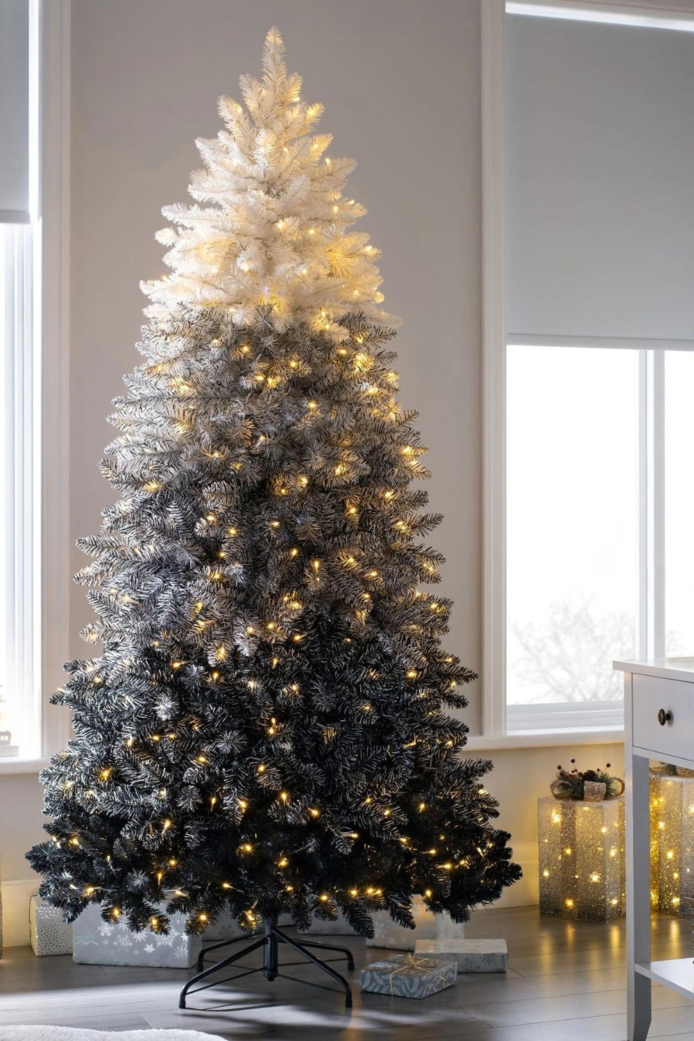 25 Christmas Tree Trends, Themes and Ideas 2025