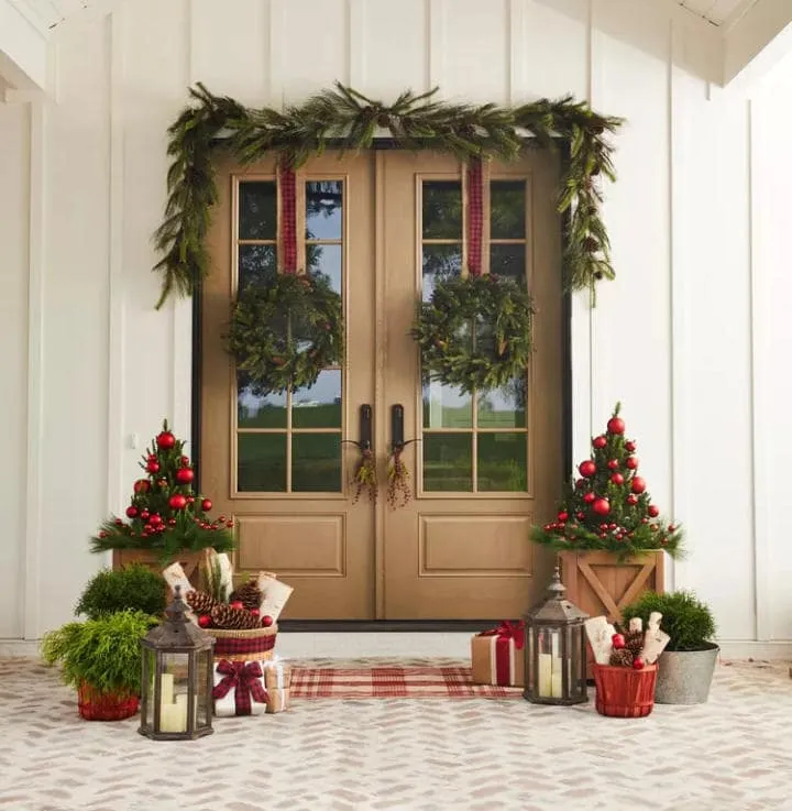 30 simple DIY Christmas front door decor ideas for modern touch