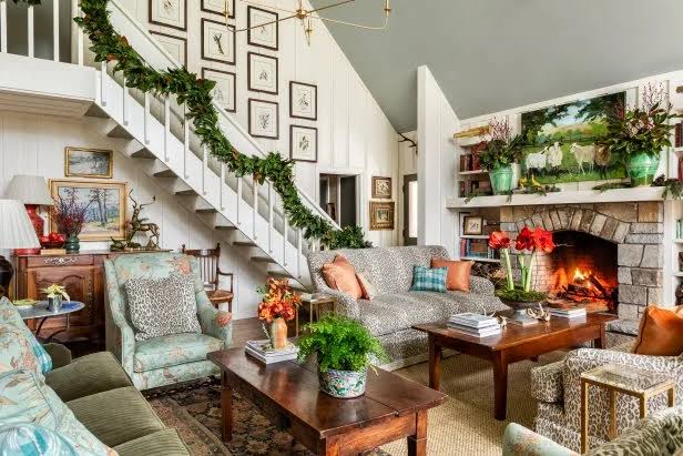 35 Designer-Approved Holiday Decorating Ideas | HGTV