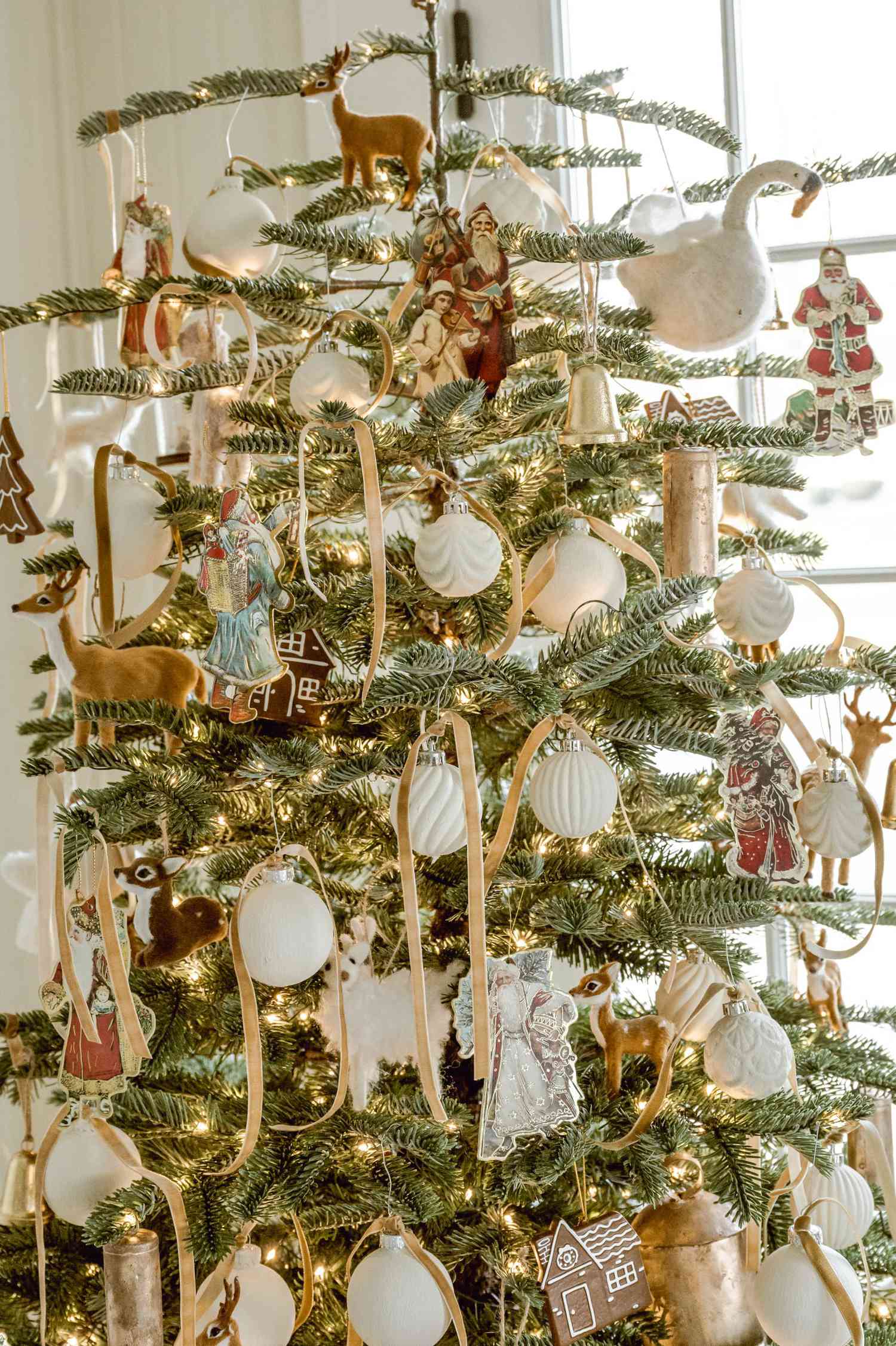 38 Christmas Tree Ribbon Ideas for a New Take on a Classic Look