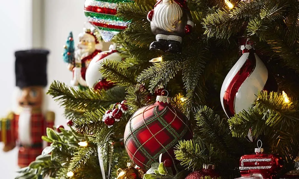 4 Ways to Get Scandinavian-Inspired Christmas Decor Style - Gluckstein Home