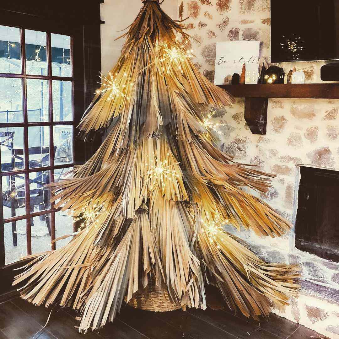 43 DIY Christmas Tree Ideas Worth Displaying That Anyone Can Make