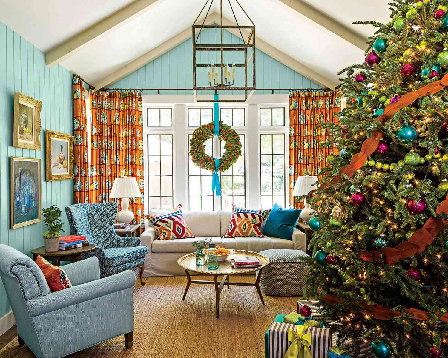 48 Best Living Room Christmas Decorating Ideas