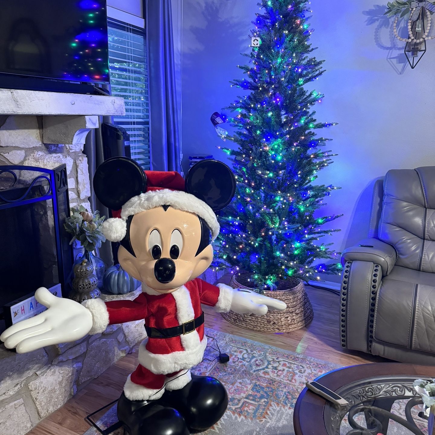 4ft Animated Mickey Mouse for Sale in San Antonio, TX - OfferUp