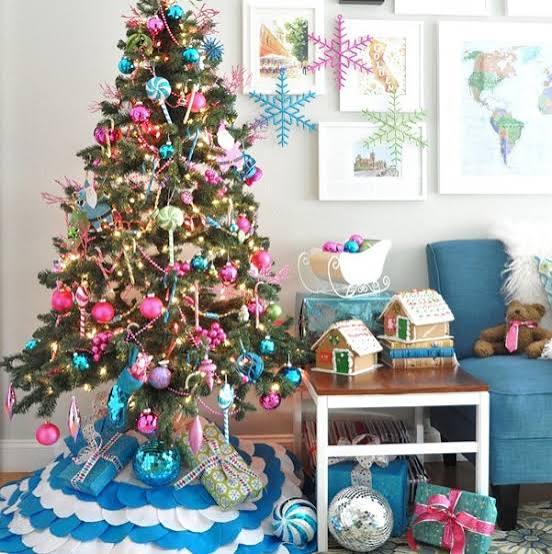 5 Unconventional Christmas Tree Themes For 2019 - Flora2000Flora2000