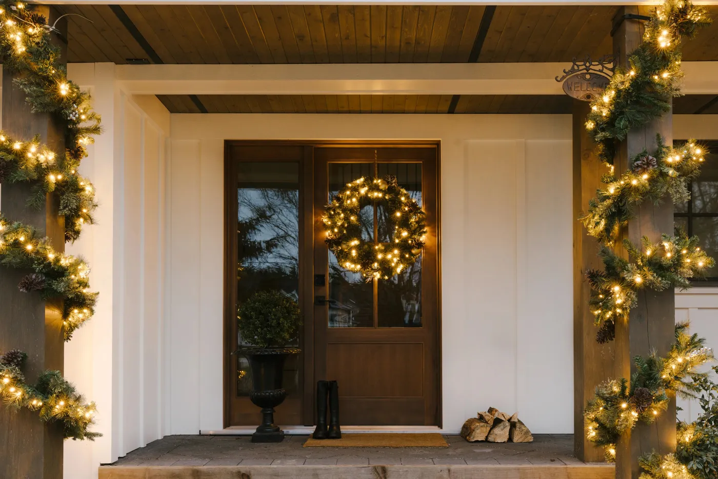 6 Creative Ways to Decorate Your Outdoor Trees This Christmas! | Big Star  Lights · Big Star Lights