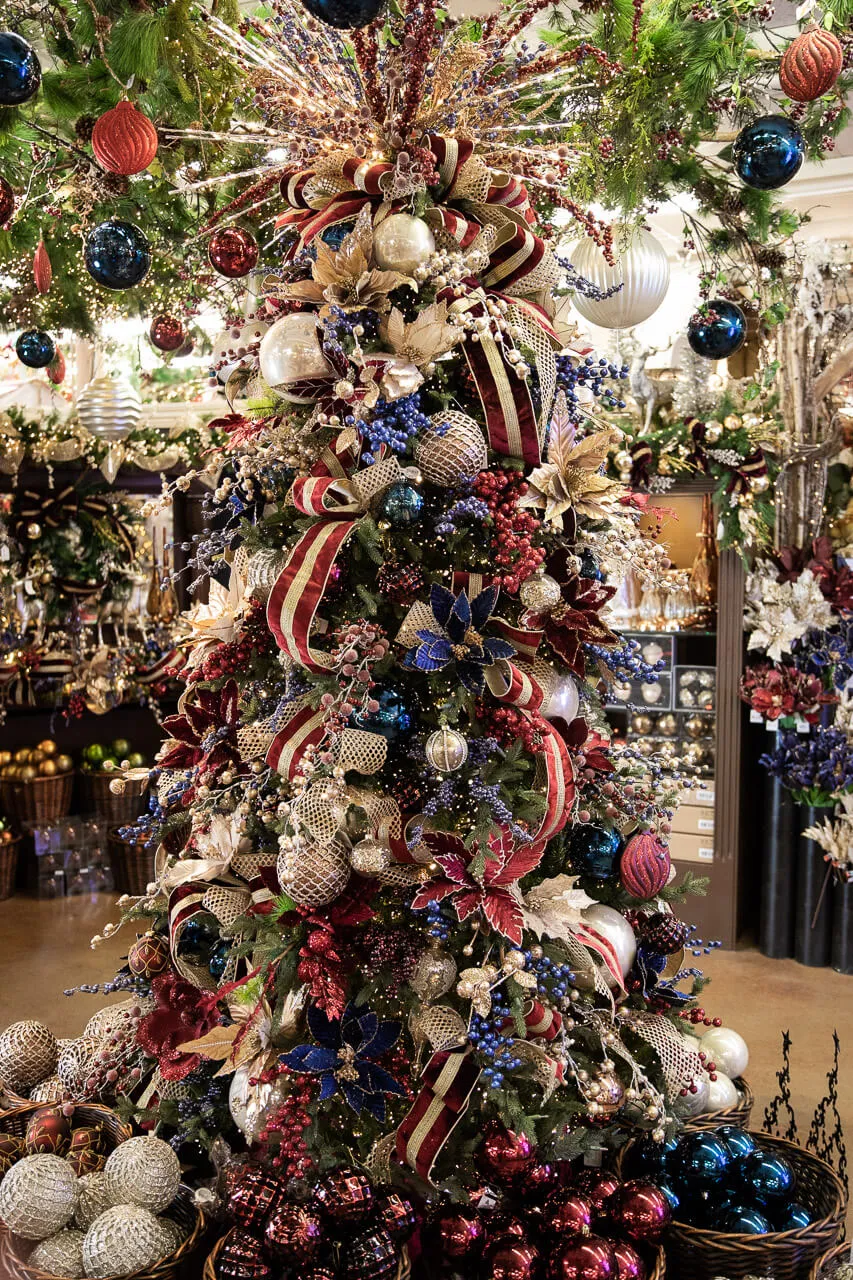 60+ Inspiring Christmas Tree Decorating Ideas - Decorator's Warehouse