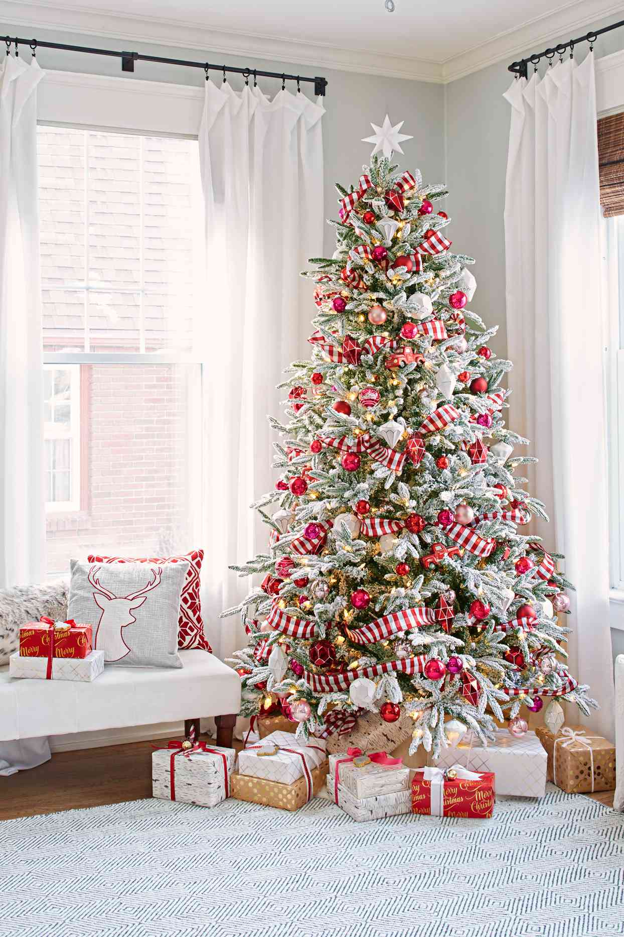 7 Christmas Color Schemes That Will Never Go Out of Style