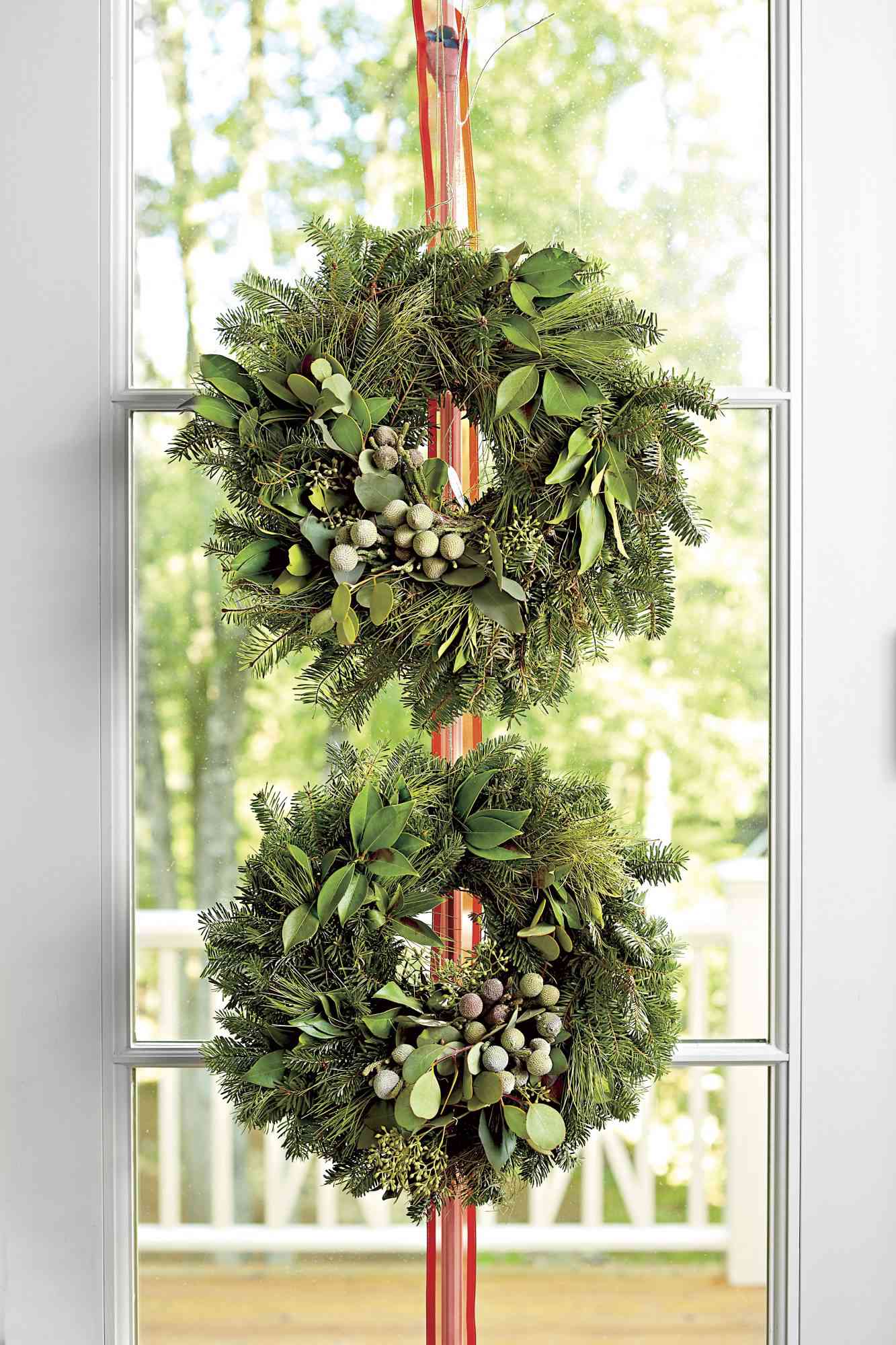 70 Ways To Decorate With Fresh Christmas Greenery