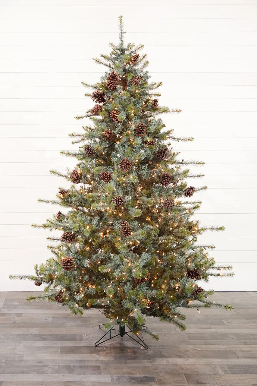 7.5' Mammoth Pine Christmas Tree with 900 Lights