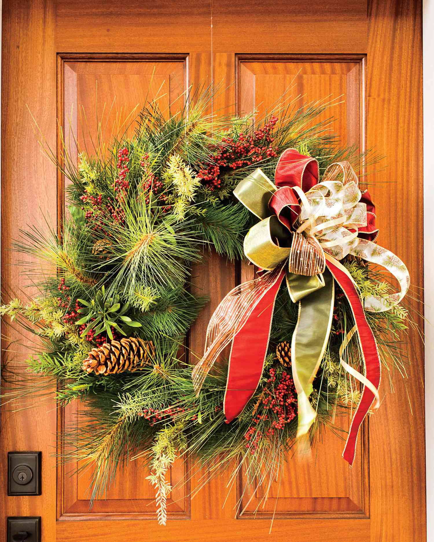 78 Festive Christmas Wreath Ideas For Every Space