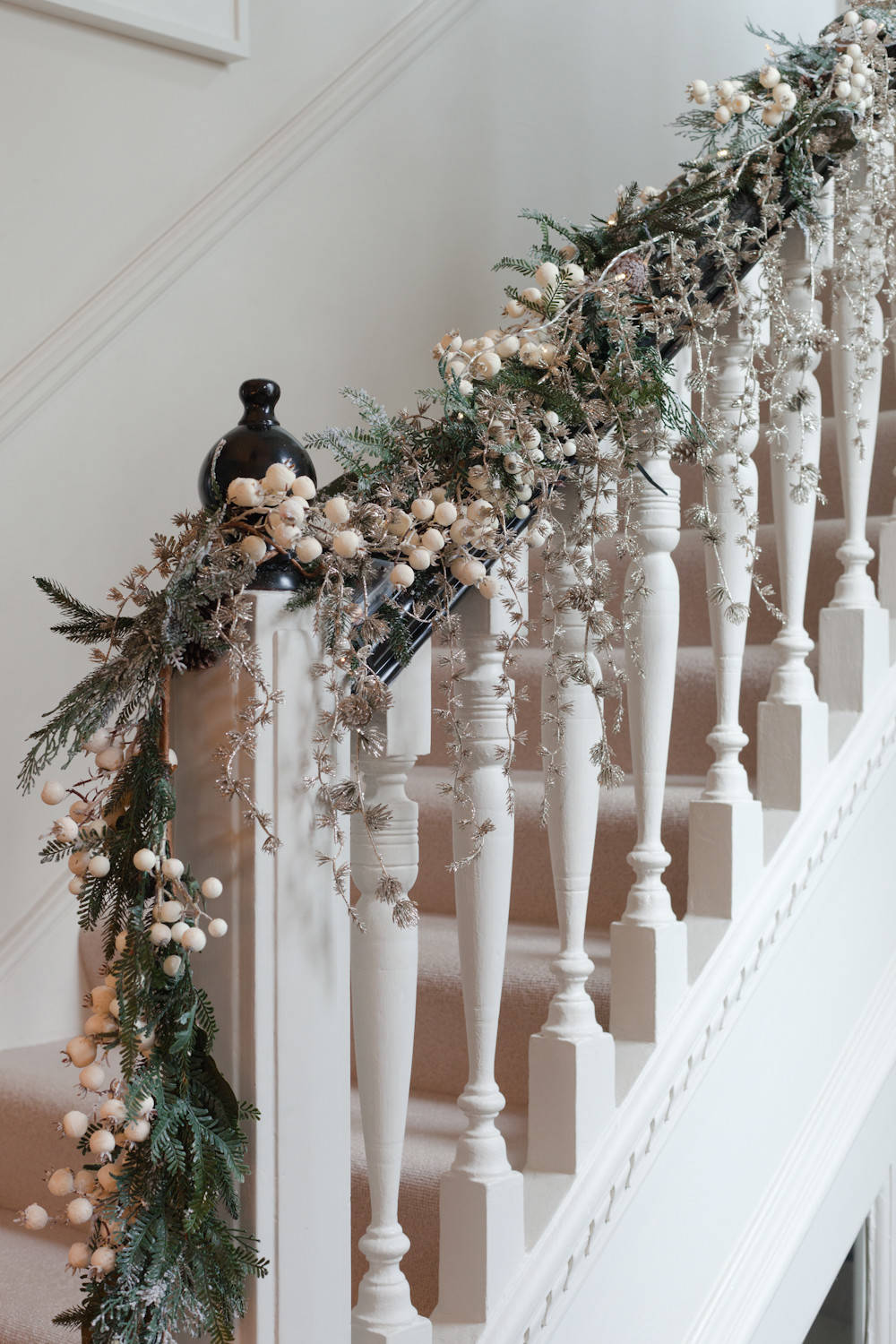 8 Christmas Staircase Decorating Ideas | Houzz IE