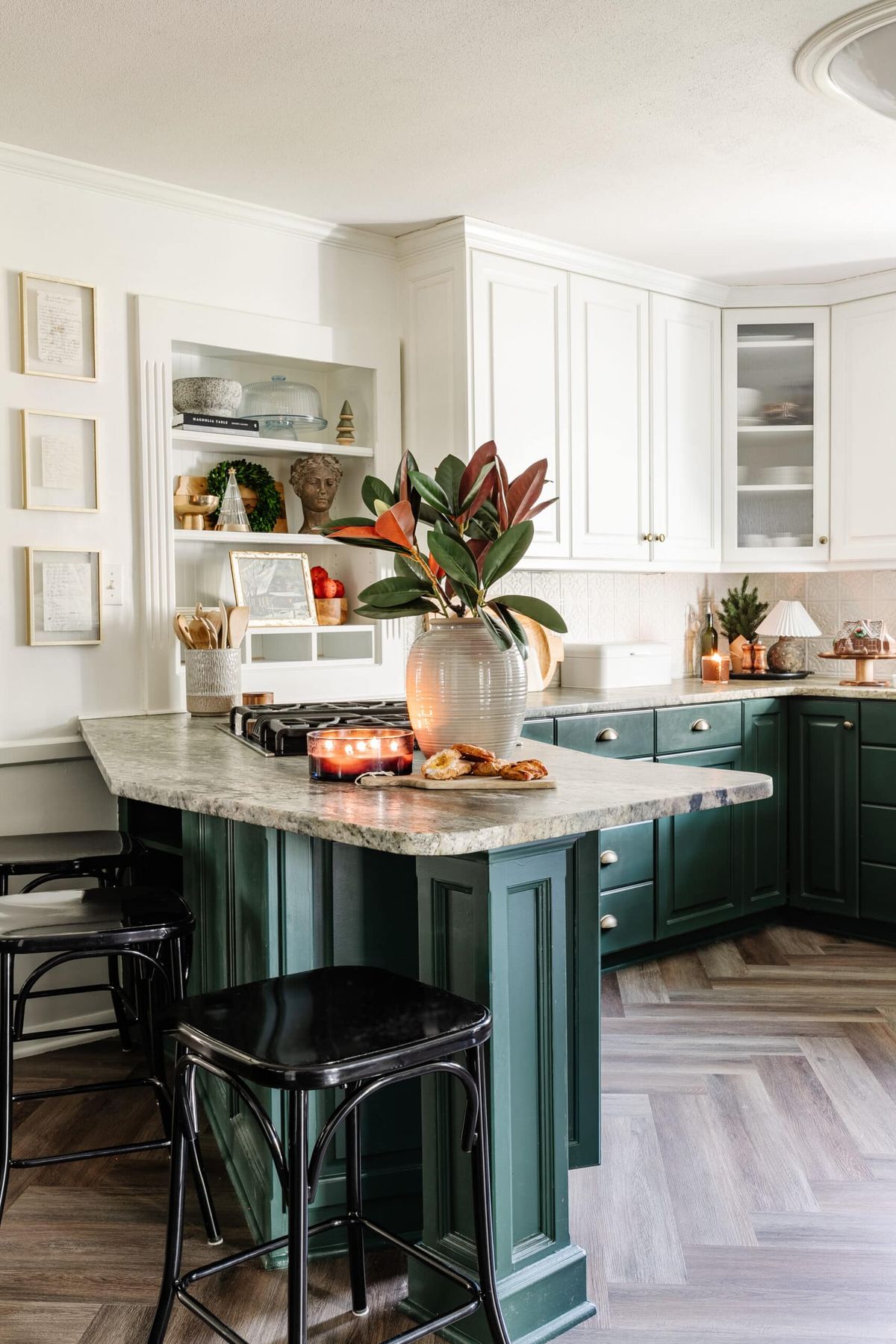 9 Quick Christmas Kitchen Decor Ideas - Bless'er House