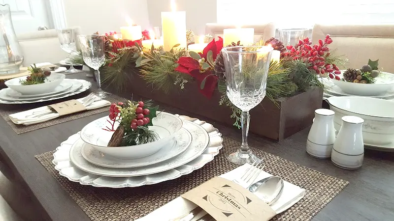 A Simple & Eclectic Christmas Table Setting - Chic Home Life