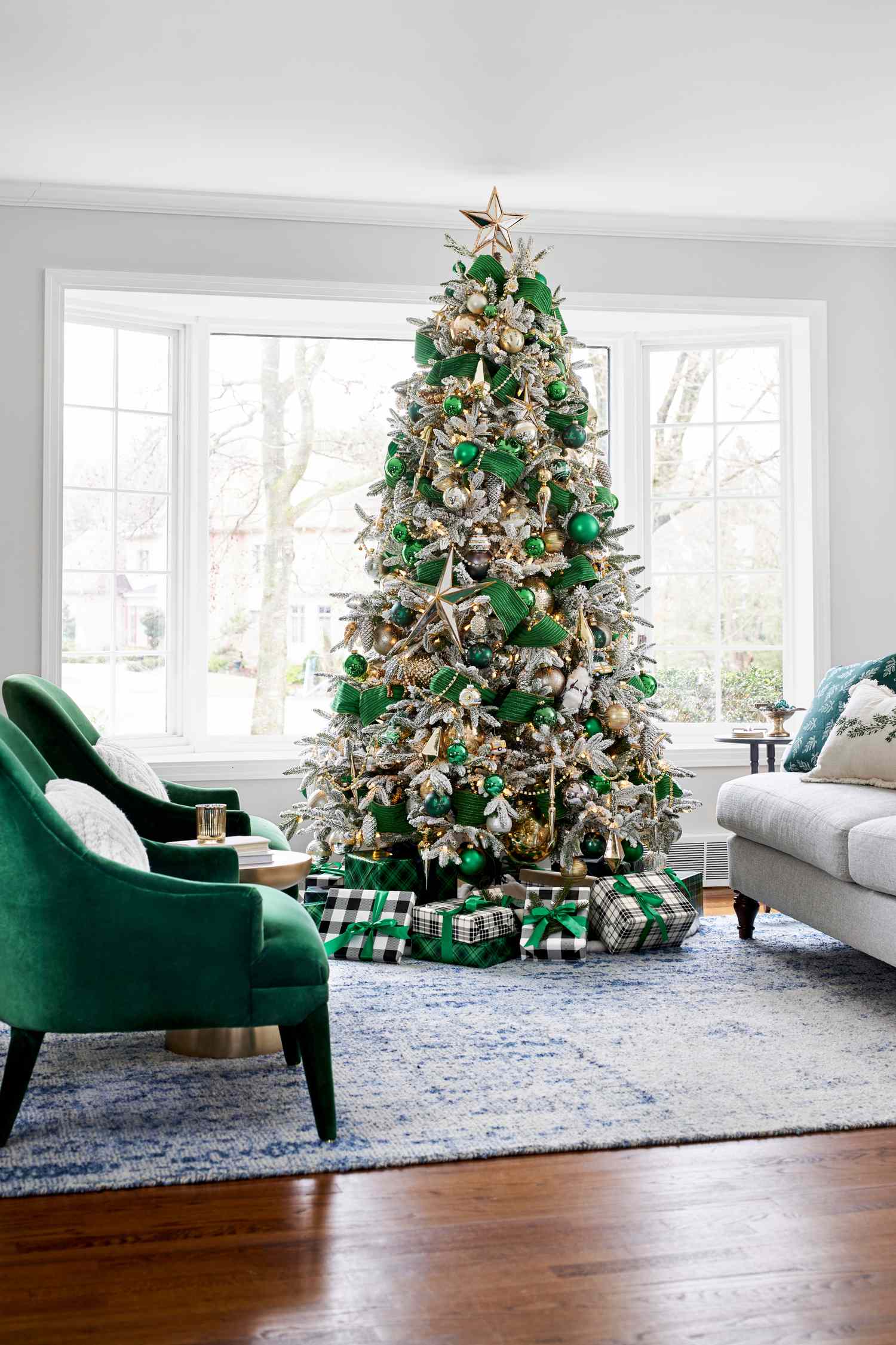 All the Different Types of Artificial Christmas Trees