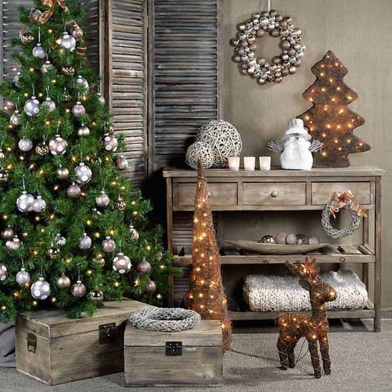 Alpine Chalet Christmas Decoration, 15 Charming Country Home Decoration Ideas