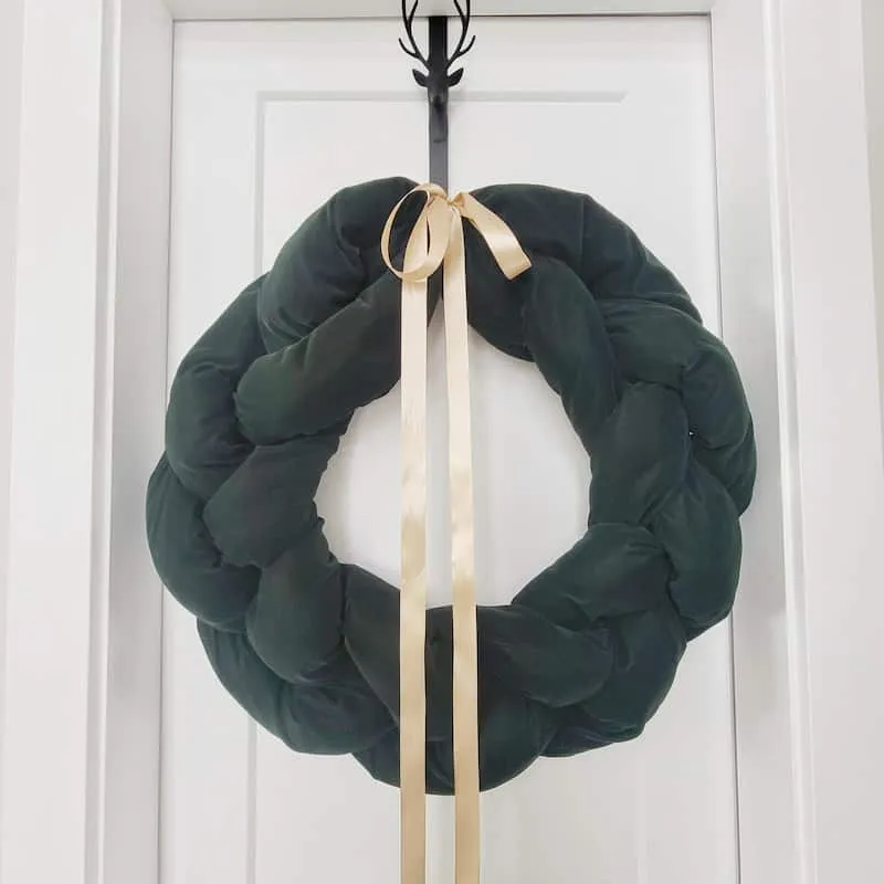 An Elegant Winter Door Wreath - Sweet Valley Acres