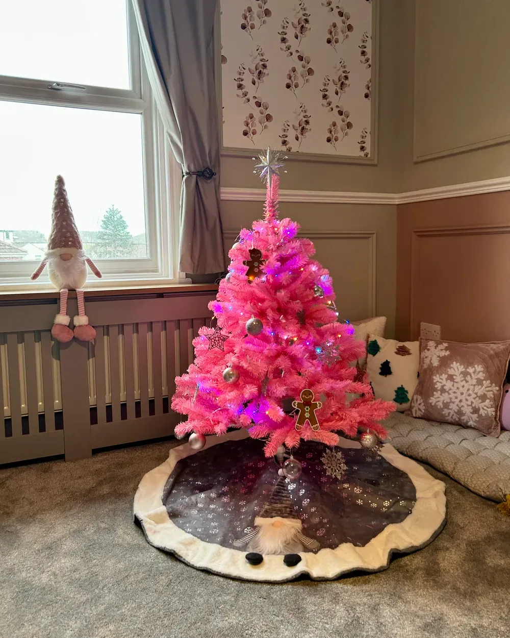 Artificial Christmas Tree FARNHAM 120 cm Pink - Beliani.fr