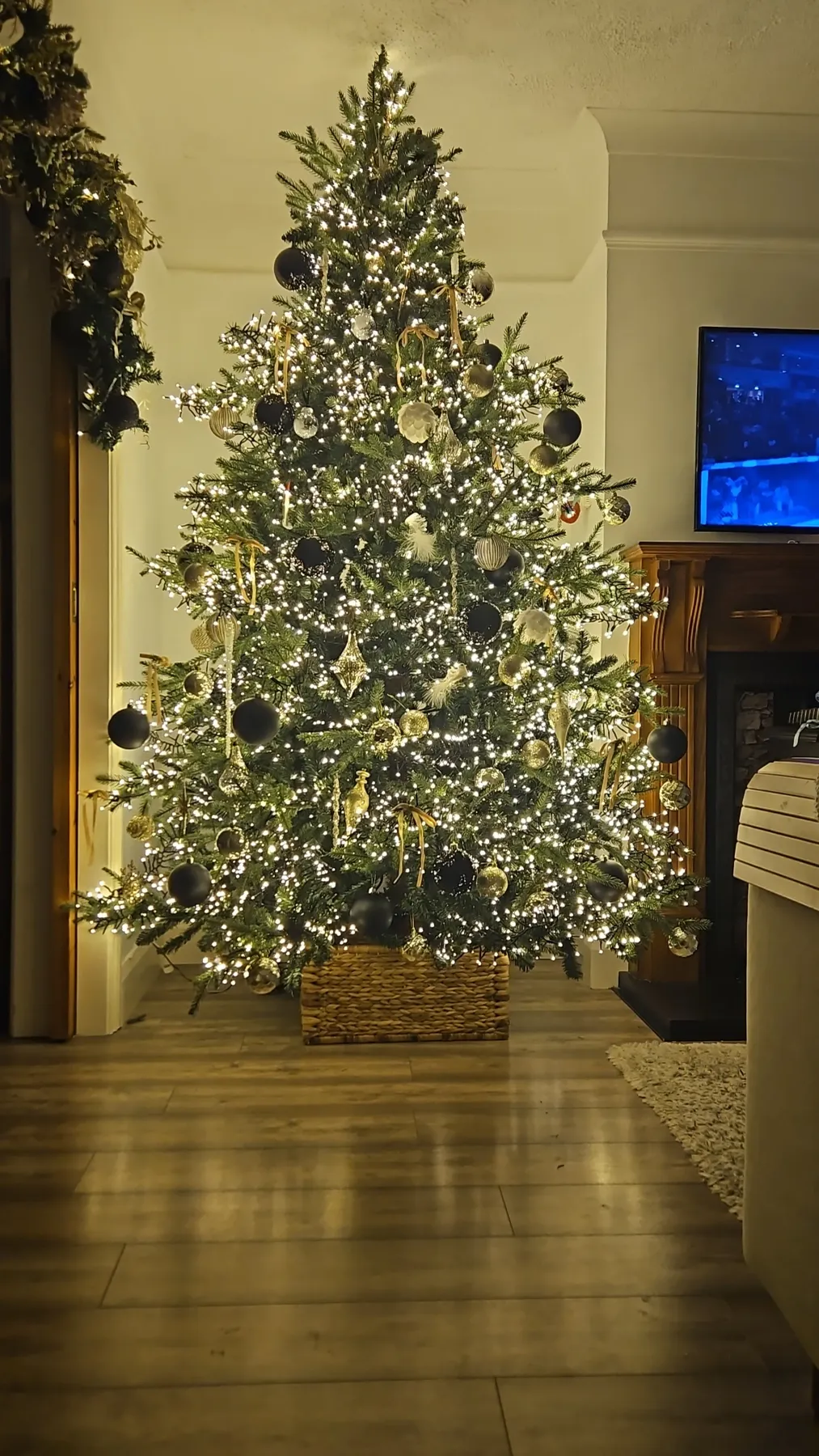 Aspen Christmas Tree Ornaments VEIKOUS 6-ft Aspen Fir Pre-lit Artificial Christmas  Tree With White