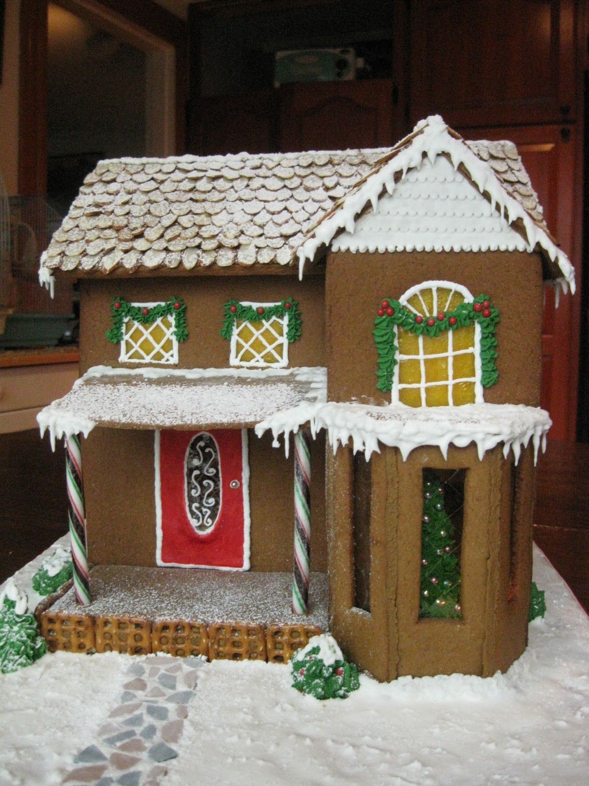 Baking Outside the Box: Gingerbread Houses - Tips and Ideas