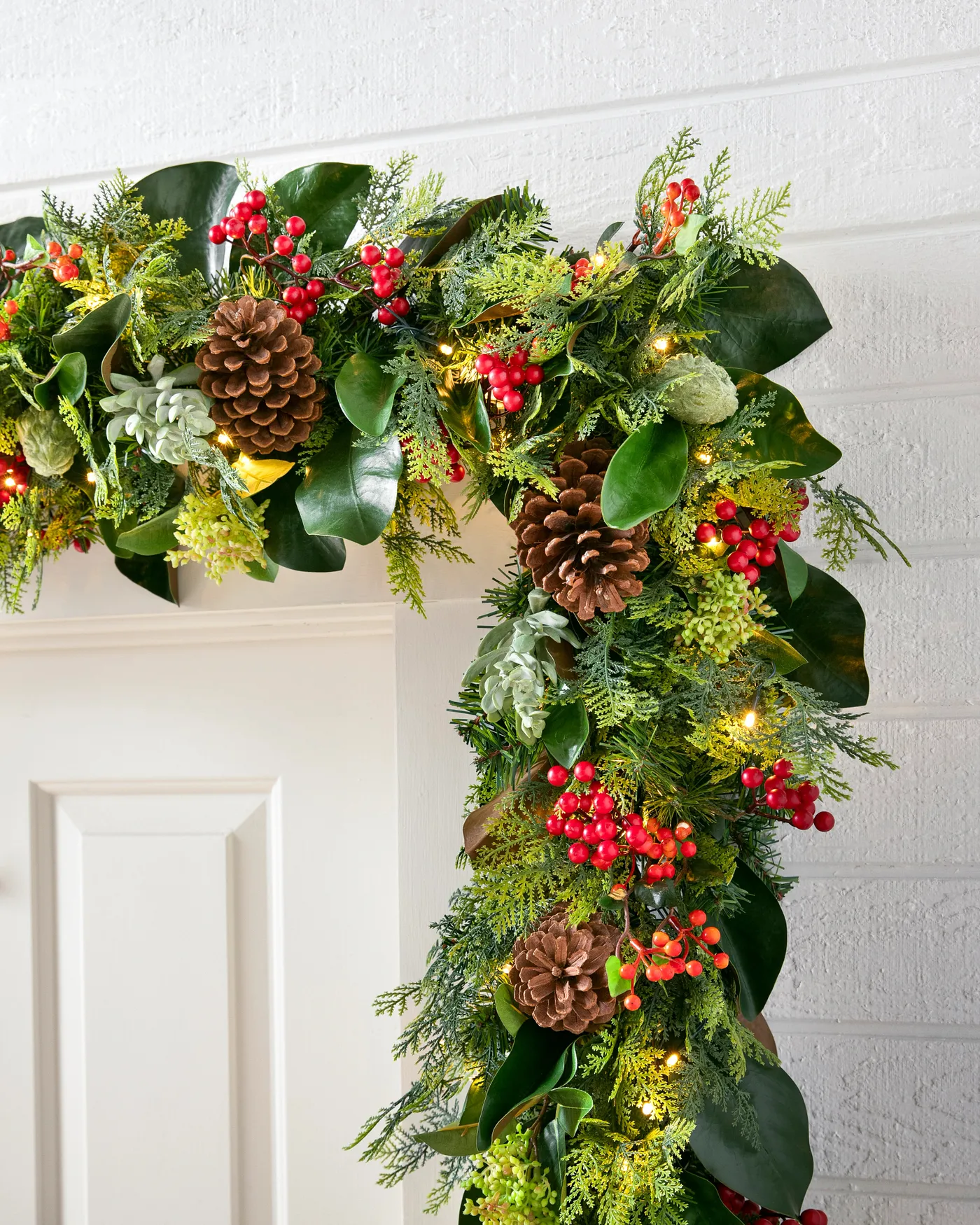 Balsam Hill - 2023 Holiday 1 - 10' Outdoor Magnolia Ridge Garland