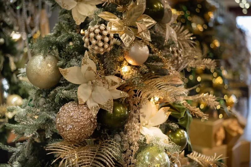 Best Commercial Christmas Decorations for Businesses in the DMV