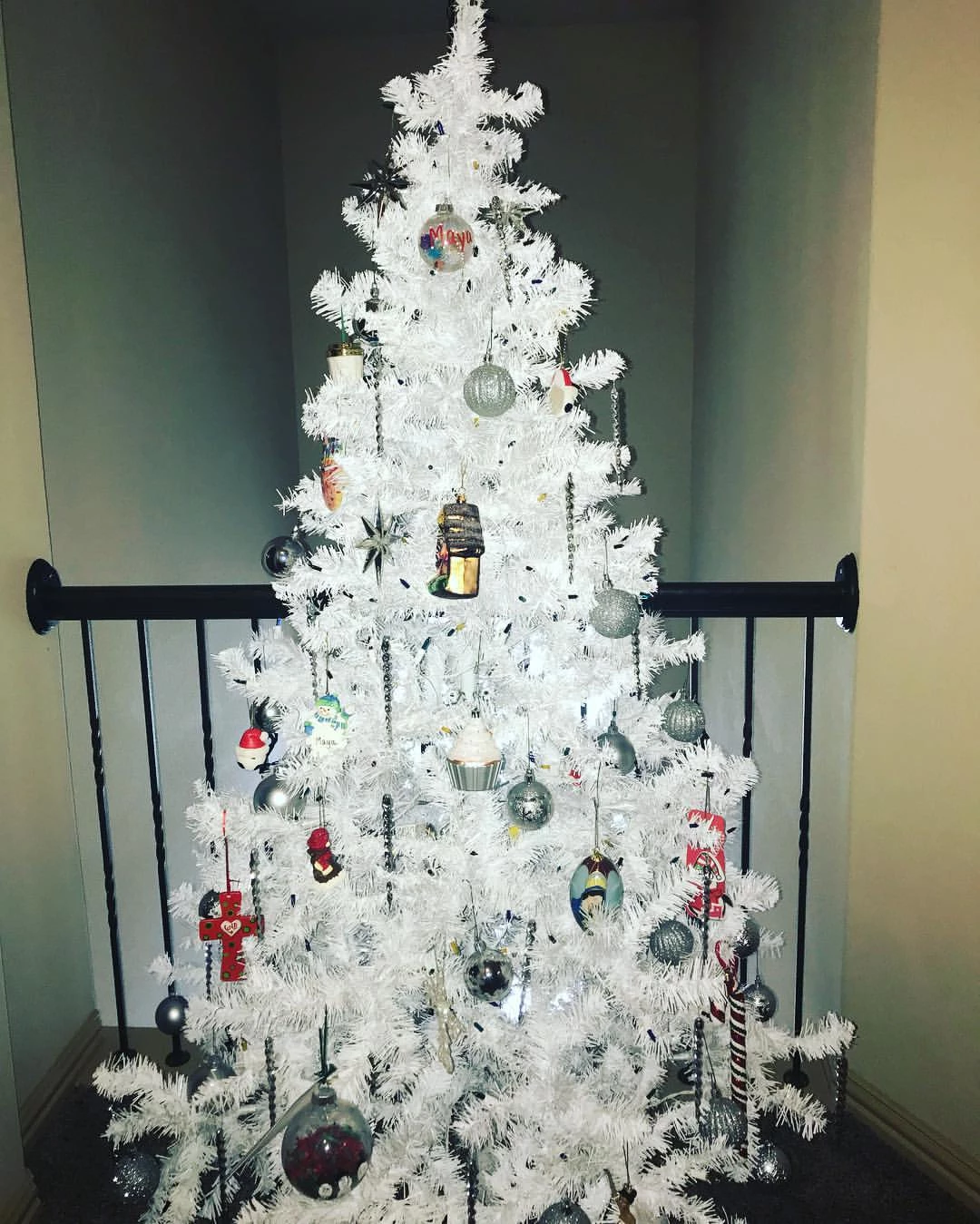 Best Decorations and Themes for White Christmas Tree - Angel Tree Topper  Shop