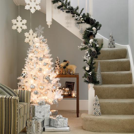 Black and White Christmas Tree Decorating Ideas