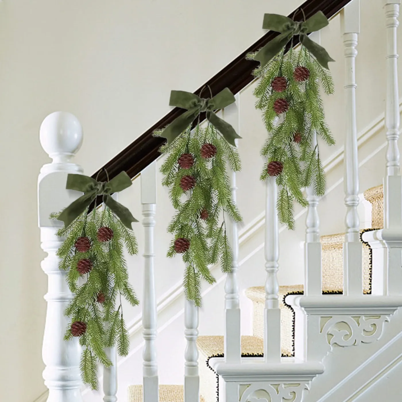 CaiYueKe PE Pine Needle Teardrop Christmas Swag with Velvet Bow, Artificial  Hanging Garland for Staircase Mantel Doorway Window Wall Winter Holiday  Home Decoration(1pc) - Walmart.ca