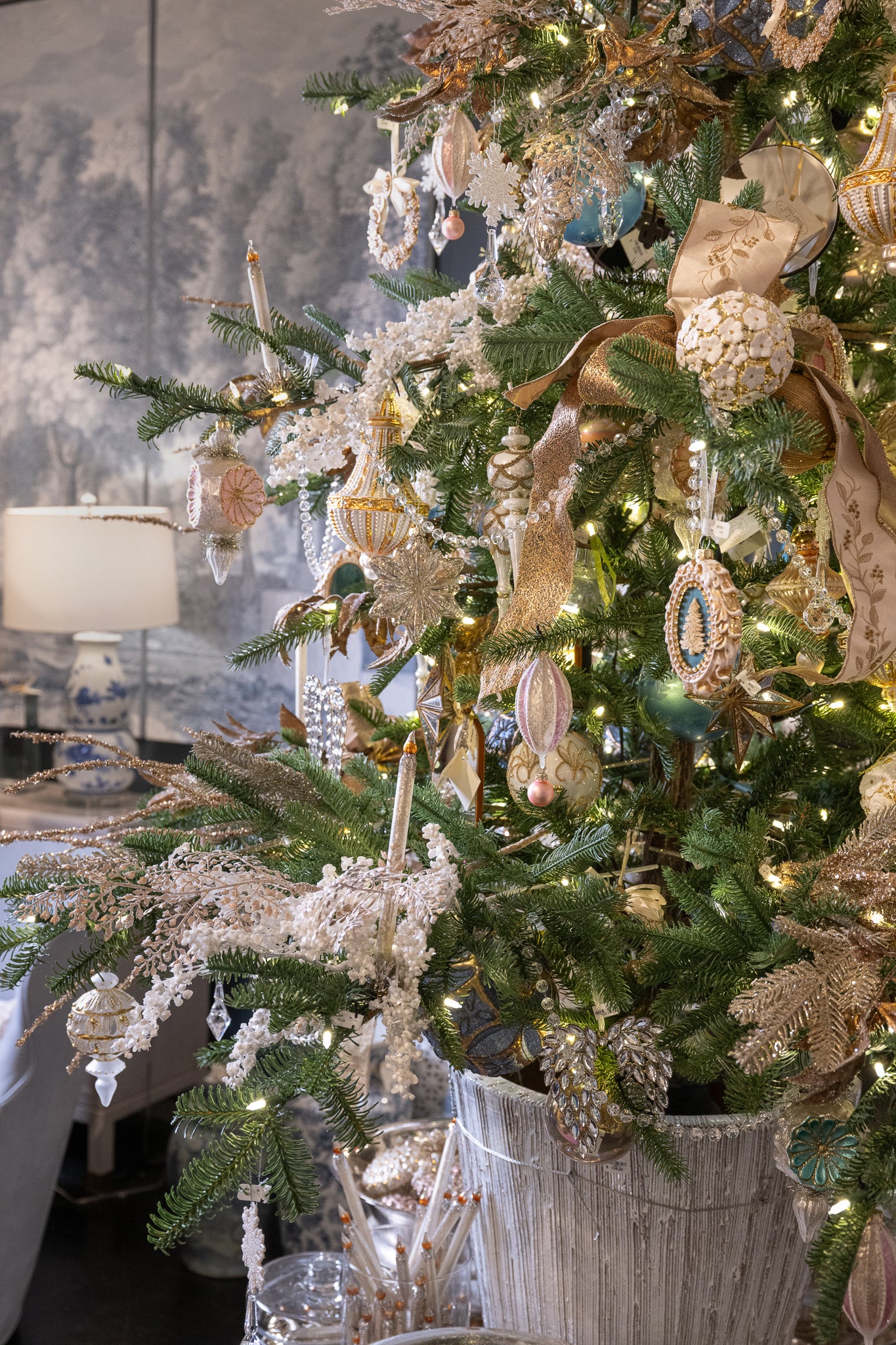 Cameo Christmas: A Timeless Holiday Elegance – Nell Hill's