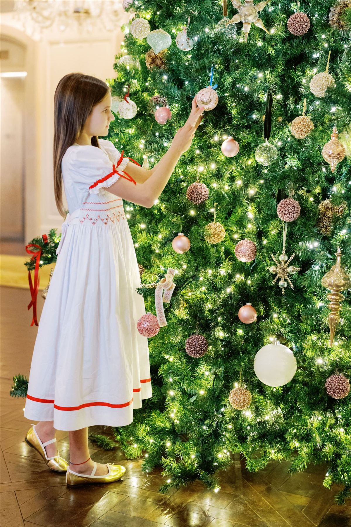 Capturing the Magic of Christmas: The St. Regis Atlanta's Nutcracker-Themed  Tree and The Astor Chalet -