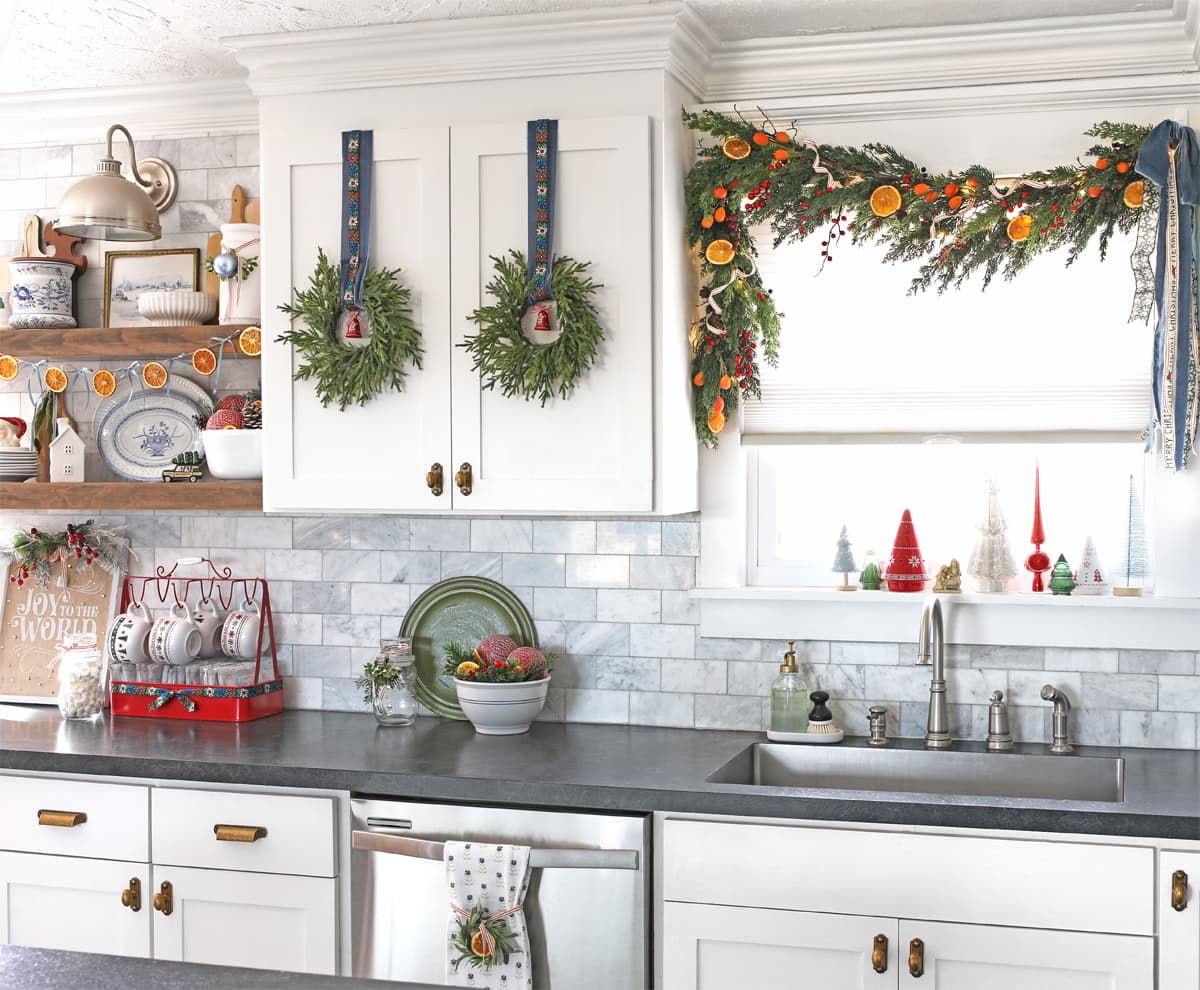 Christmas Kitchen Decorating