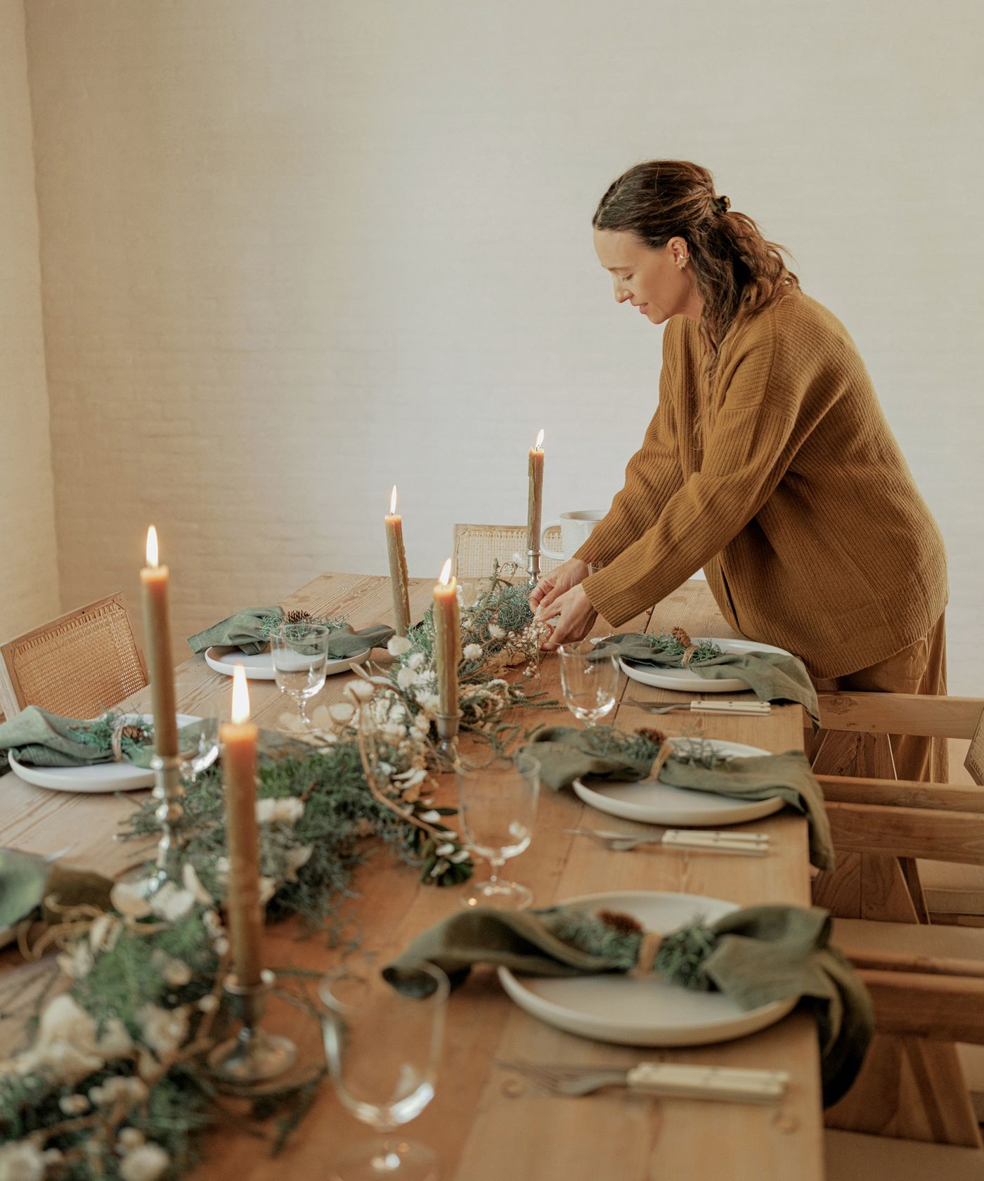 Christmas Table Decor You Need For Elevated Entertaining | Jenni Kayne