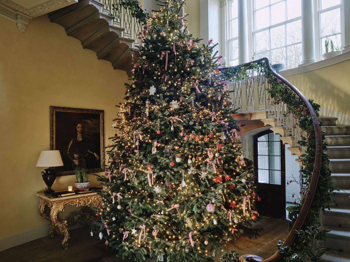 Christmas tree decorations: 27 ideas to inspire you this year | House & Garden